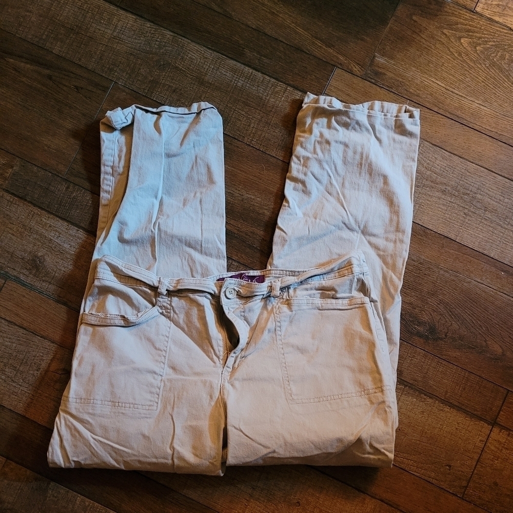 Gloria VANDERBILT size 16
